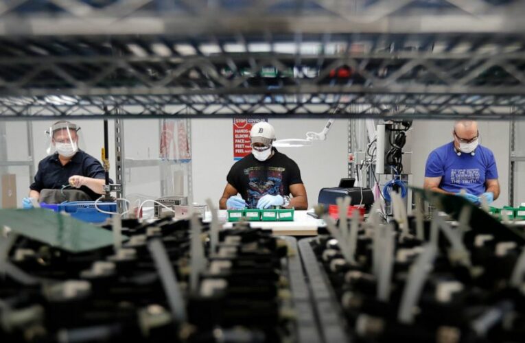 US industrial production jumps 1.6% in December