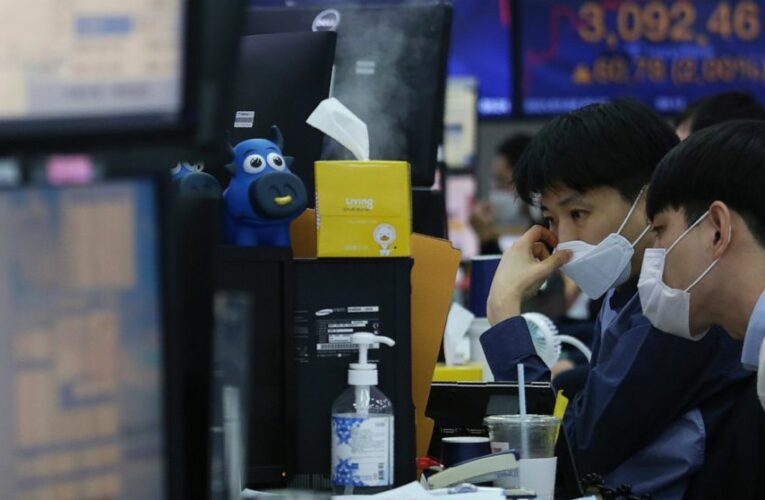 Stock market shakes off a slump to reach more record highs