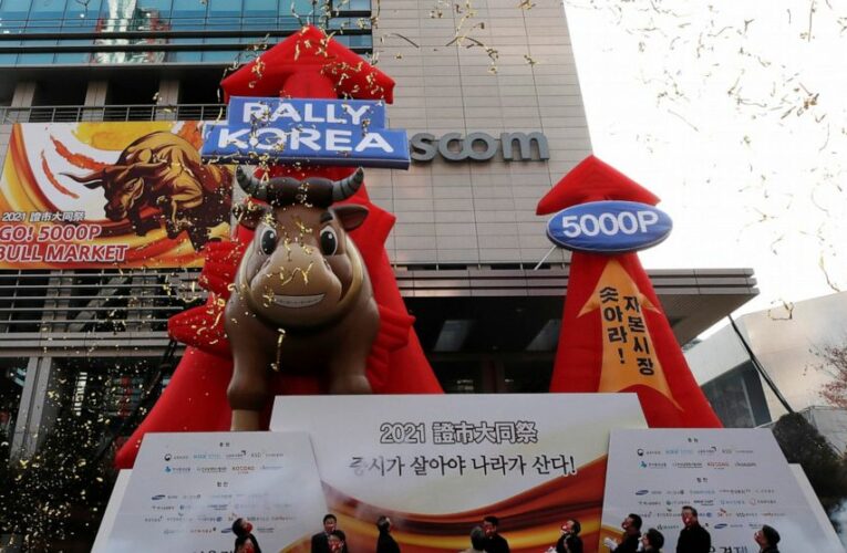 Stocks dip as trading starts for year of great expectations