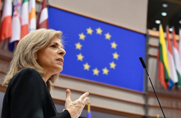 EU commission urges member states to speed up vaccination