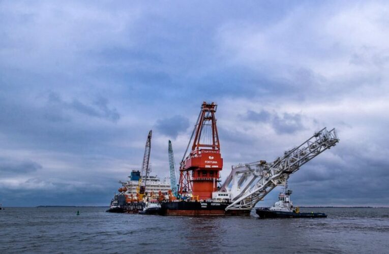 Germany approves resuming Russia gas pipeline work