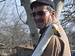 Man has been best pals with a SWAN for decades in Turkey