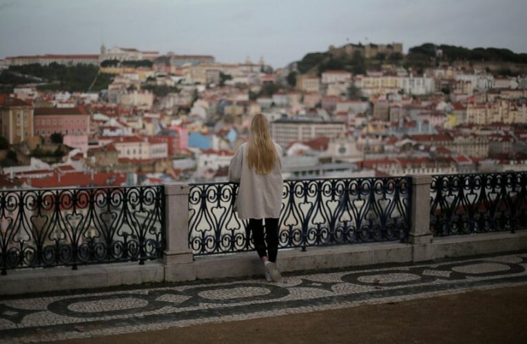 Portugal poised to extend lockdown as COVID-19 cases fall