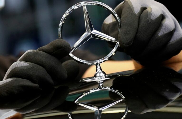 Daimler to spin off trucks, change name to Mercedes-Benz