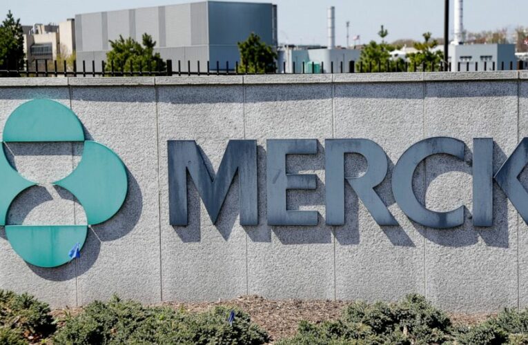 Merck loses $2.1B in Q4; longtime CEO Frazier to retire