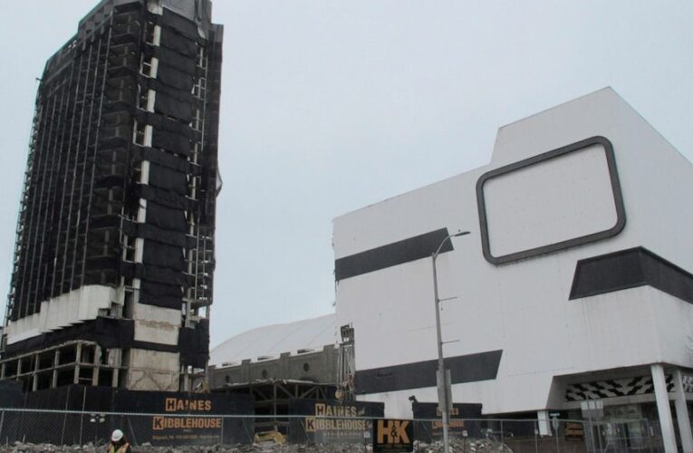 Former Trump casino where stars played going out with a bang
