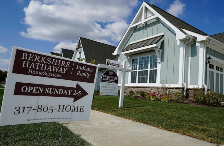 US existing home sales, median price rose in January