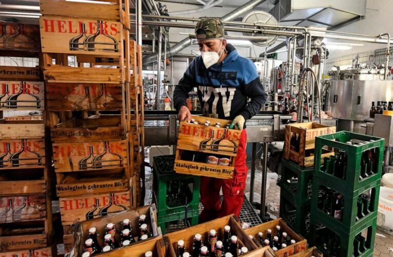 Lockdowns weigh on German beer sales, hurt small brewers