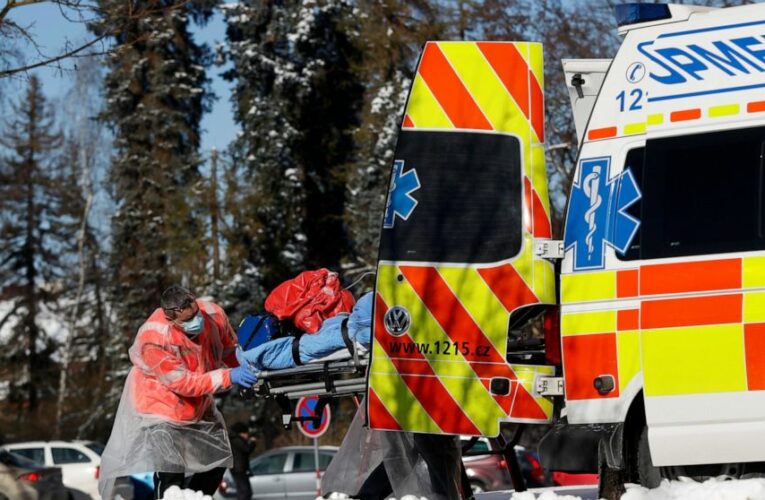 Czechs re-declare state of emergency to keep restrictions