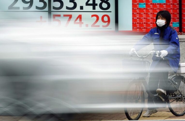 Stocks move higher on Wall Street, continuing strong streak