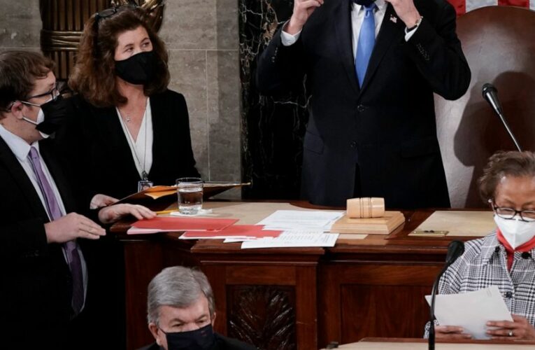 With House voting on relief bill, Dems mull wage plan rescue
