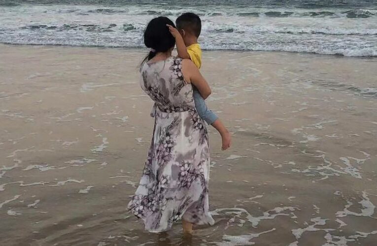 Denied benefits, Chinese single moms press for change