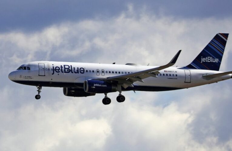 Maskless, boozing JetBlue passenger faces $14,500 FAA fine