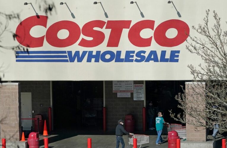 Costco 4Q profits rise, helped by pandemic shopping habits