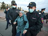 Russia stands up to Putin: Thousands protest for Alexei Navalny – with more than 300 arrested 