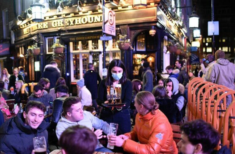 UK economy grows 0.4% amid confidence from vaccine rollout