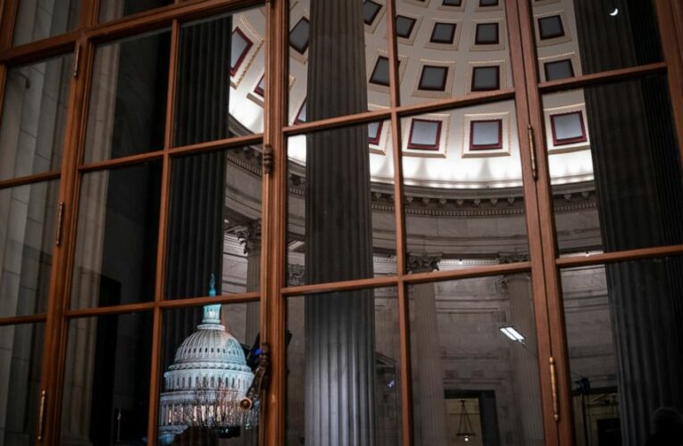 US lifts Vietnam, Switzerland from currency manipulator list