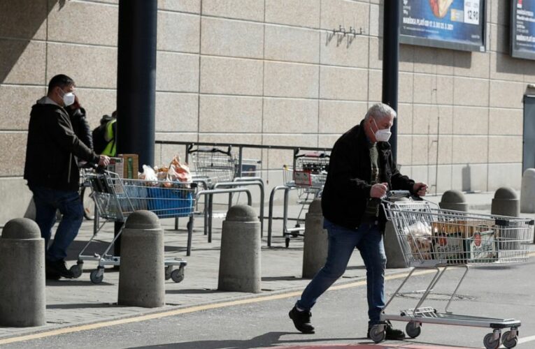 Czechs reject mandatory quotas on local food in stores