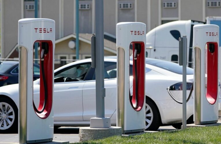 Tesla posts $438M 1Q profit on strong electric vehicle sales