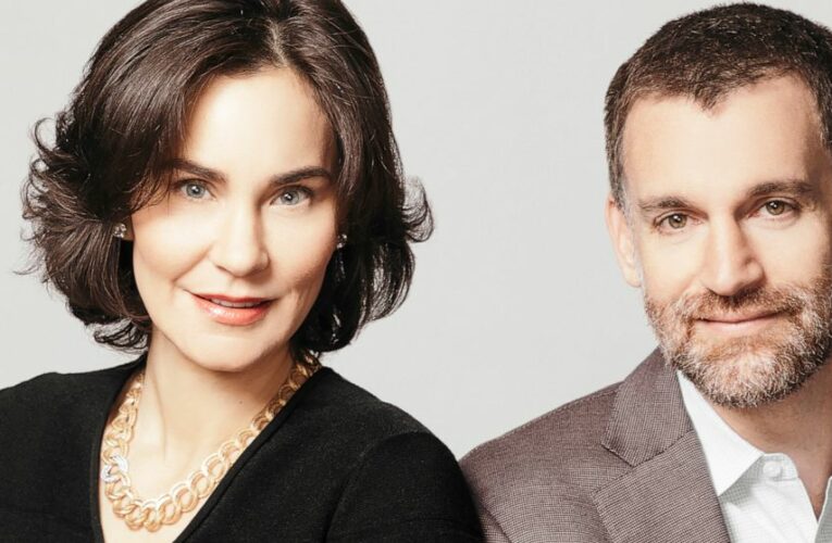 Billionaires John, Laura Arnold to give 5% of wealth yearly