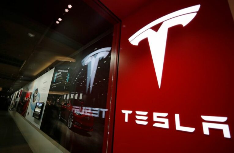 2 US agencies send teams to probe Tesla crash with no driver