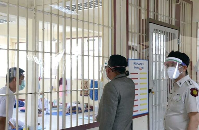 Thailand reports highest number of daily Covid deaths as virus tears through prisons