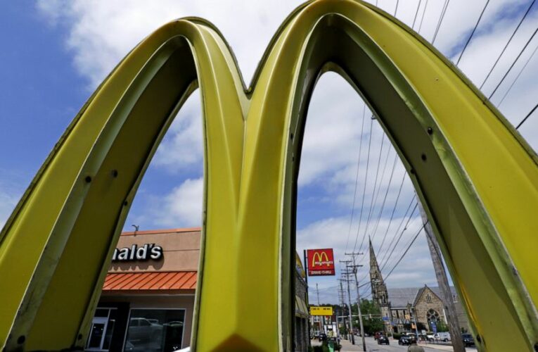 Desperate for workers, US restaurants and stores raise pay