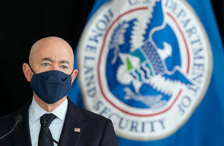 Flying over Memorial Day? Expect long lines at airports