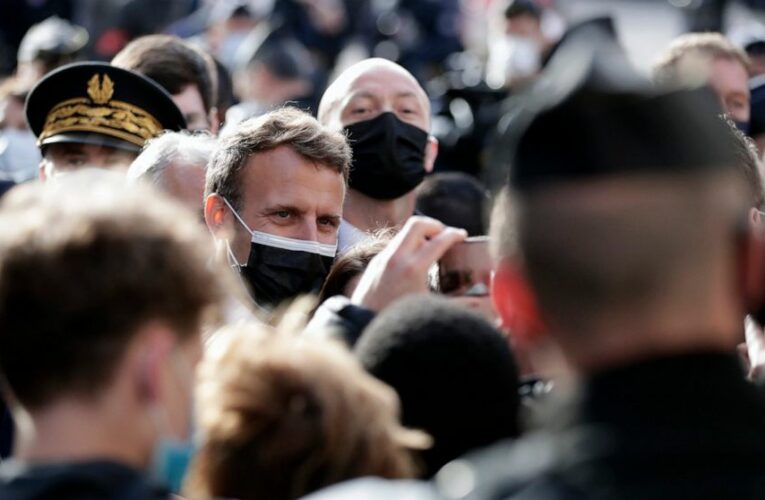 Eyeing variant, France mulls tighter limits for UK tourists