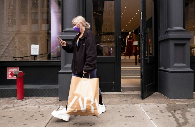 Consumer confidence ticks down in May, but remains strong