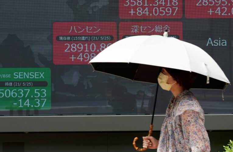 Wall Street closing higher as investors monitor recovery