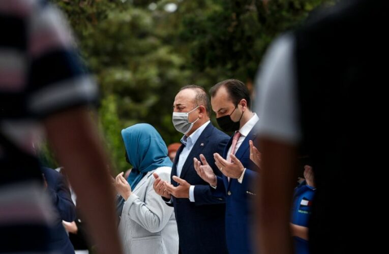 Turkey’s foreign minister Cavusoglu begins visit to Greece