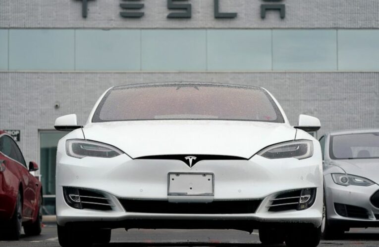 NTSB: Tesla owner got into driver’s seat before deadly crash