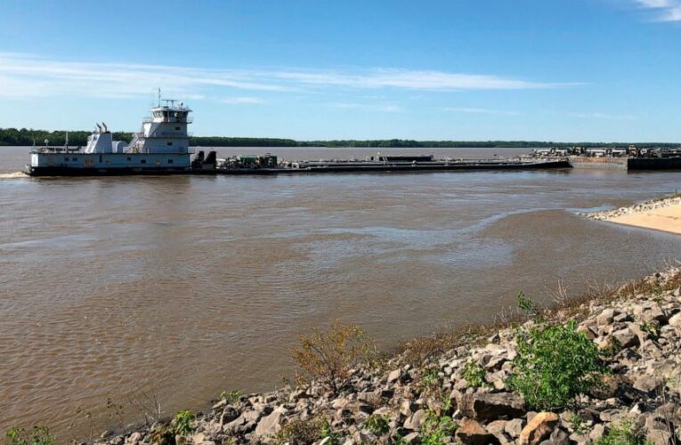 Mississippi River opened near Memphis under damaged bridge