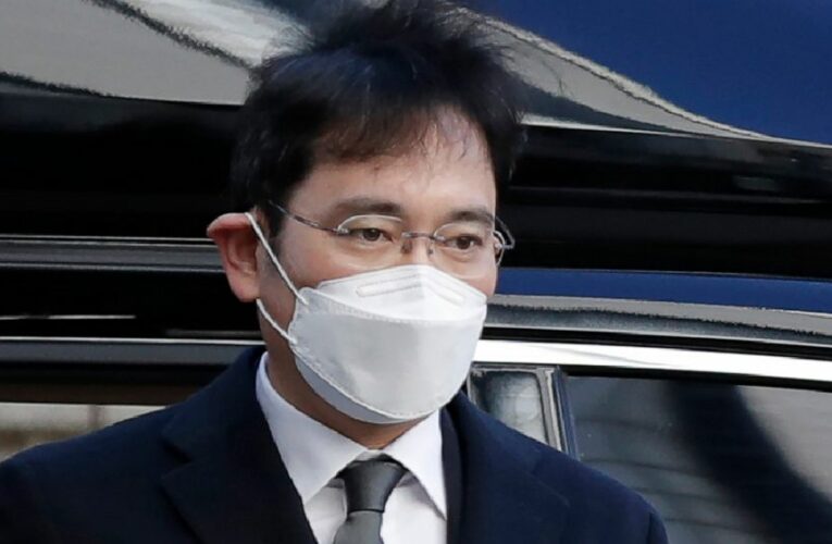 Samsung thrives as Seoul mulls pardon of corporate heir