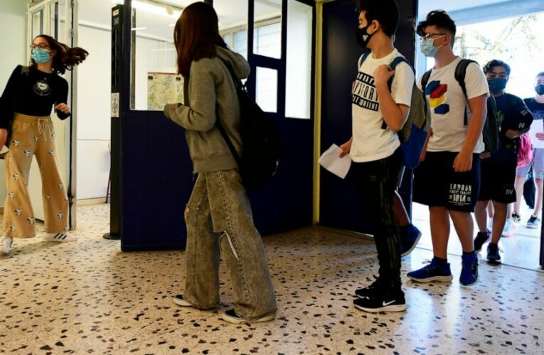 Greece welcomes young students back to school; courts reopen