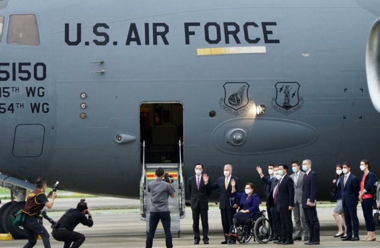 American senators visited Taiwan to announce the donation of 750,000 doses of Covid vaccines. The donation is likely to draw the ire of Beijing