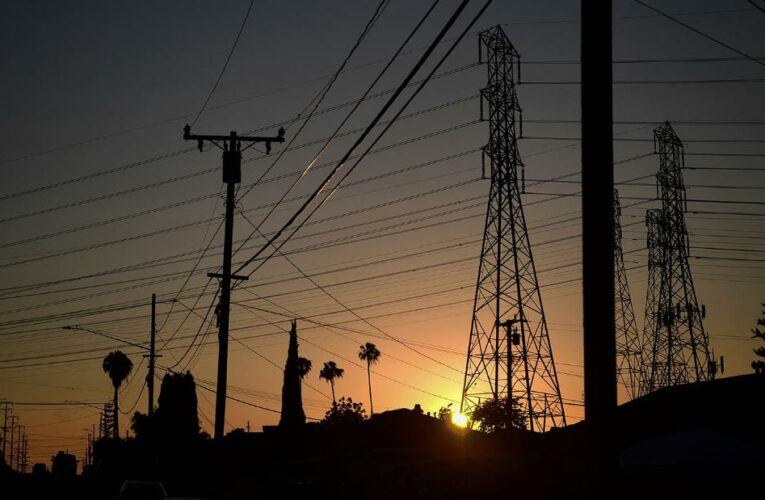 Californians asked to cut back power use during extreme heat