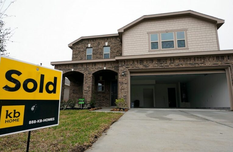 US average mortgage rates tick lower; 30-year loan at 2.96%