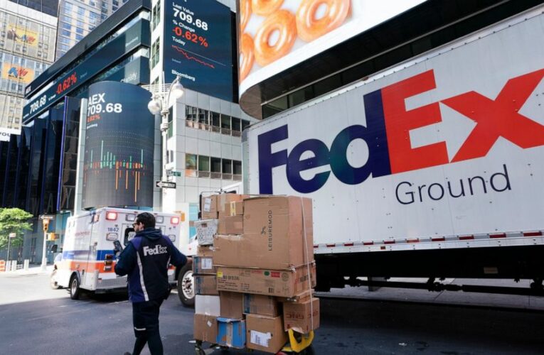 FedEx posts profit as online shopping boom continues