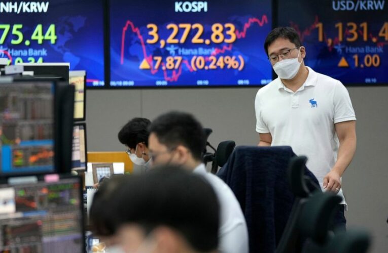 US stocks lower after Fed official sees rate hikes in 2022