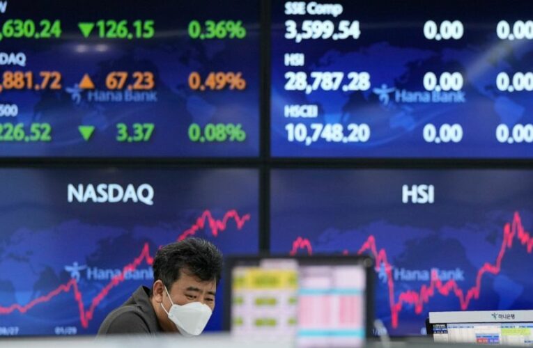 Stocks edge lower as investors seek direction amid recovery