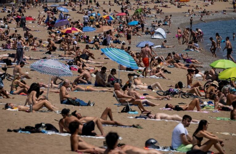 EU lawmakers OK virus pass, boosting summer travel hopes