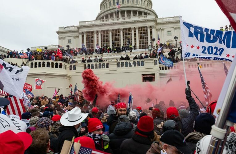 FBI infiltrates group whose members wanted to test homemade bombs, secede from US, records show