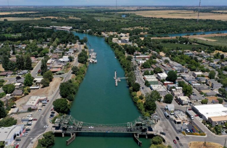 Extreme heat could kill nearly all young salmon in the Sacramento River, officials say