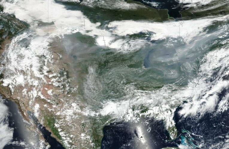 Smoke from the West’s massive blazes has drifted east, causing haze and eerie skies over the Midwest and Northeast