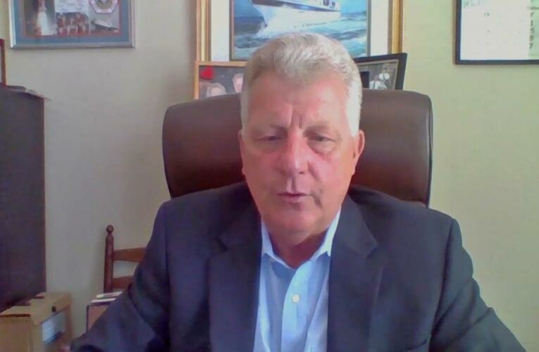 Conservative radio host changes tune on Covid-19 vaccines