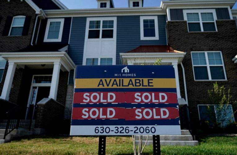 US average mortgage rates dip for 4th week; 30-year at 2.78%
