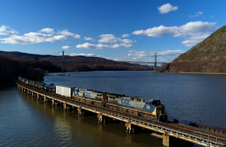 CSX 2Q profit more than doubled as railroad hauled 27% more