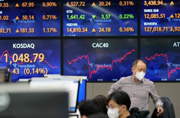 Asian stocks fall after Fed discusses cut in US stimulus
